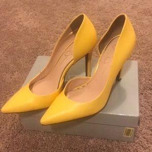Jessica Simpson pumps